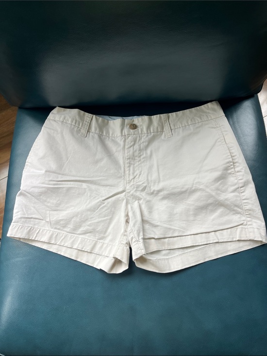 GAP Pants - GAP Khakis “The 4” Short” 98% Cotton/2% Elastane Chino Shorts Light Beige size 6